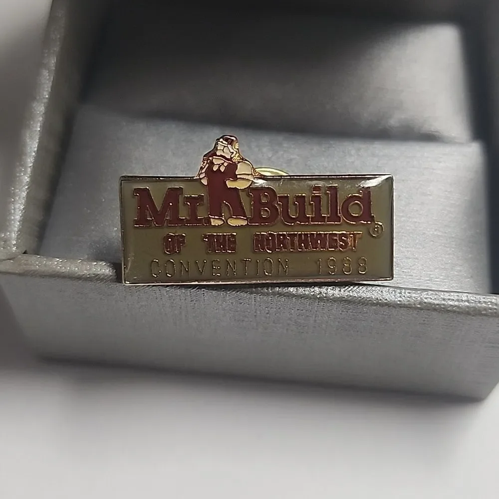 Mr Build of The Northwest Convention 1988 Contractor Lapel Hat Pin Brooch